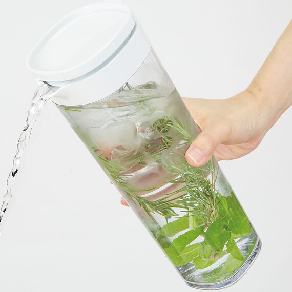 BÌNH NƯỚC ĐỂ TỦ LẠNH CÓ THỂ ĐẶT NẰM NGANG 1.1L