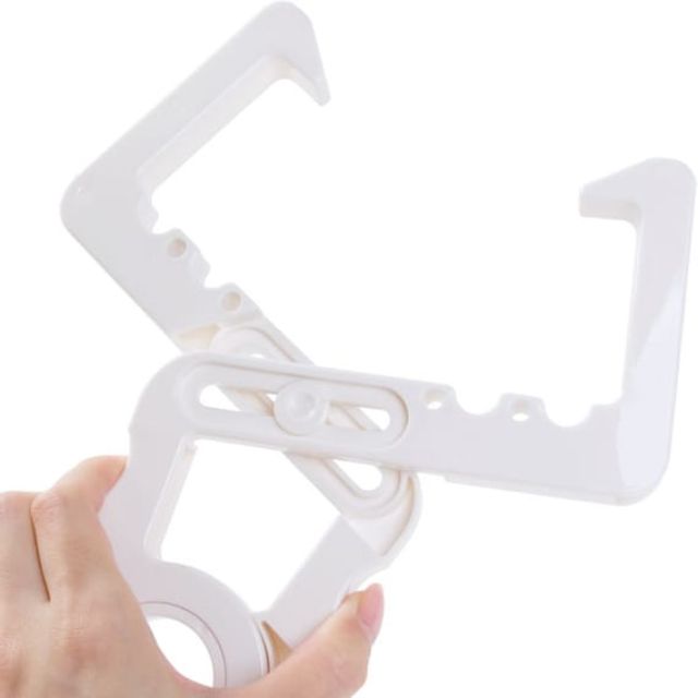 INDOOR CROSS HOOK