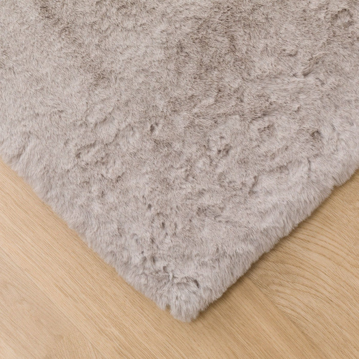 USAGI RUG3 200X285 LMO US01