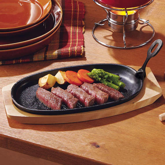 IH/GAS CAST-IRON GRILL PLATE WITH WOODEN BASE XG995