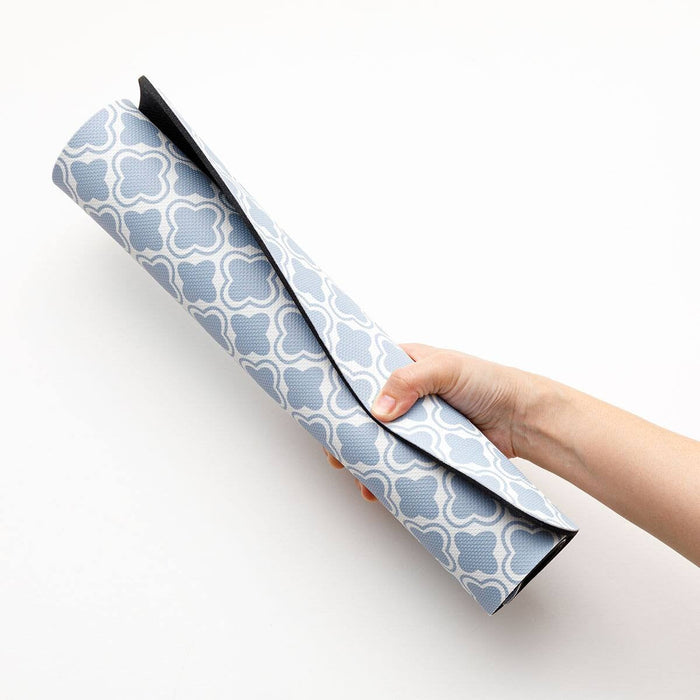 THẢM NHÀ TẮM MỀM HỌA TIẾT QUARTERFOIL XANH 38X59 NA02