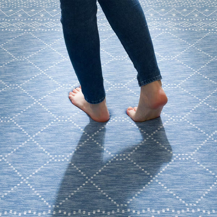 RUG NC EXTREME COLD RPT 130X185 BL Q01